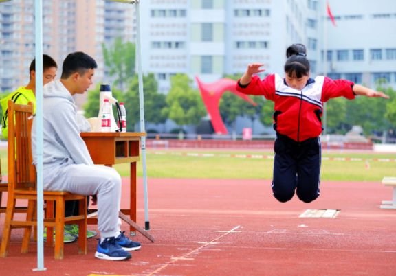 河南：义务教育大班、超大班占比不到1%