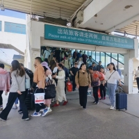 郑州铁路部门加开“商超旅游列车” 助力旅客省内游