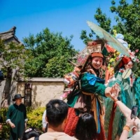手机报·早报丨郑州入围国内热门出发城市TOP10；部分金饰价格跌破1000元大关