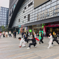 “青春逐梦 热爱炫动”商圈首演燃爆郑州！双会场同步上演青春嘉年华