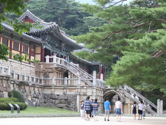 肝胆每相照 冰壶映寒月 ——河南与韩国庆尚北道30年友谊之路