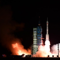 手机报·早报丨汽车新势力“撤退”商超；郑州汽车报废更新补贴政策调整