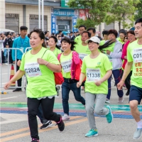 11月3日 2019河南泌阳国际马拉松赛鸣枪开跑