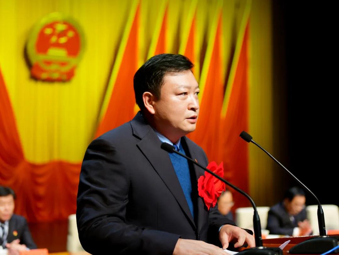 科技物业服务管理区经理刘胜利发言参加会议的还有中原石油工程公司