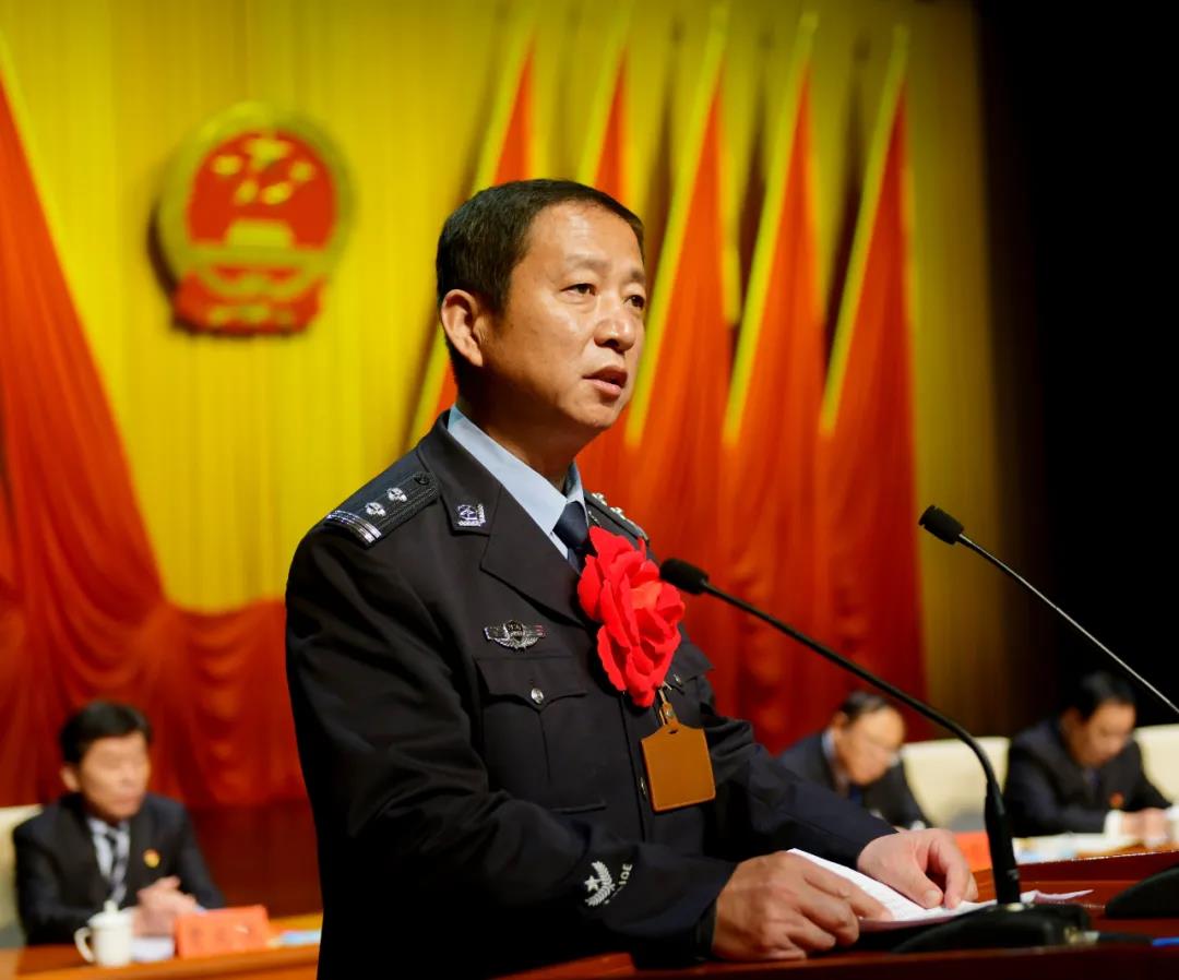 科技物业服务管理区经理刘胜利发言参加会议的还有中原石油工程公司