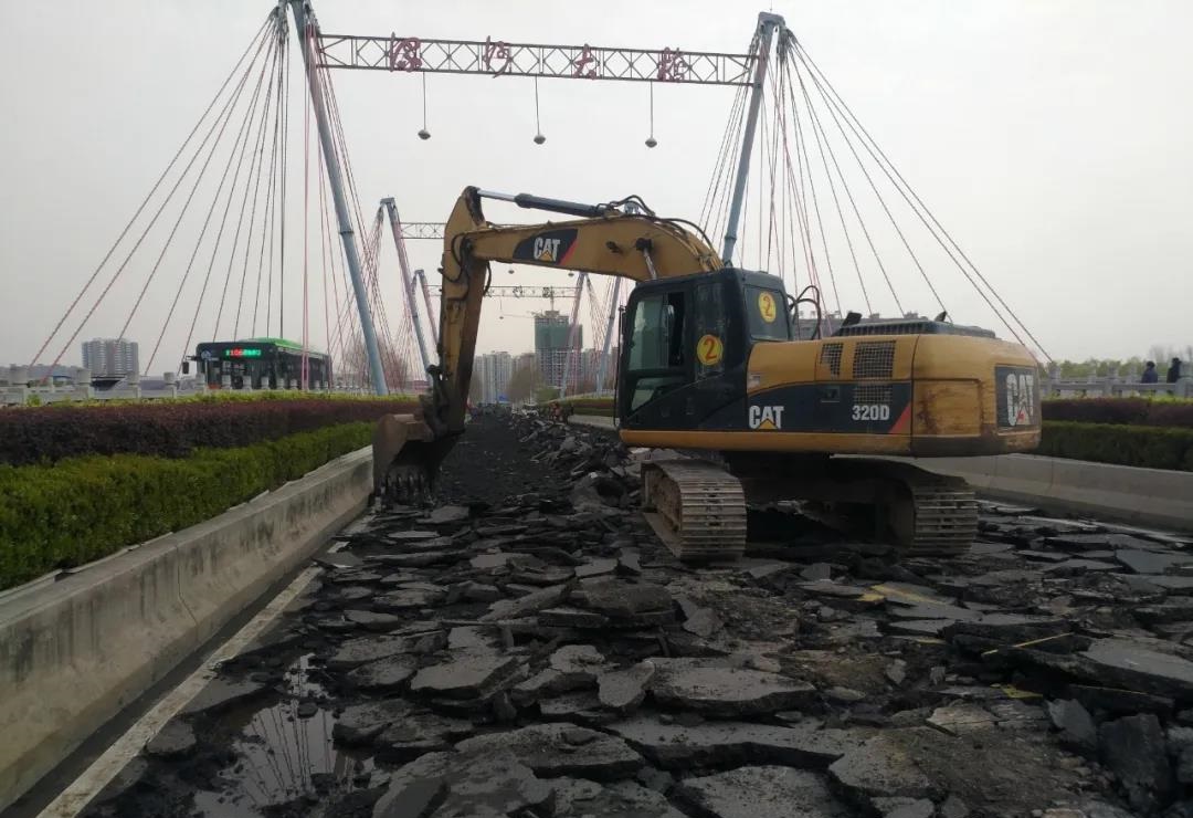 漯河老大桥主桥拆除现场