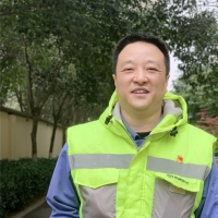 建党百年 劳模礼赞 | “短袖哥” 20秒徒手换水表 
