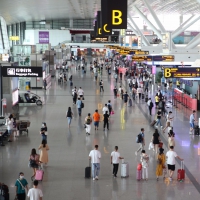 郑州机场暑运将至 推出“机票+高铁票”组合票