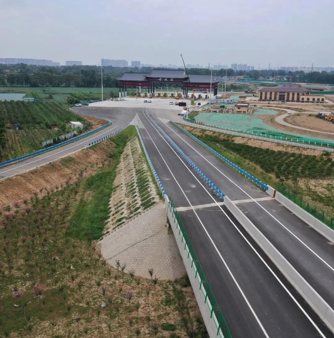 商丘高速古城站亮相