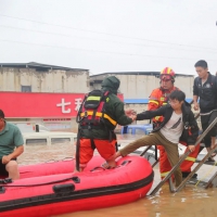 “同‘州’共济” 商丘各救援组织紧急增援郑州