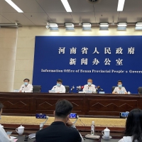 河南抽调5400名医护人员 支援郑州全民核酸检测