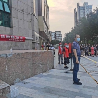 抗击疫情显担当 郑州市管城区人防办助力社区核酸检测