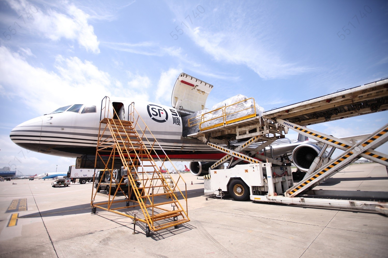 顺丰郑州航空快件转运中心启用