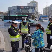 小电电注意！你今天戴头盔了么