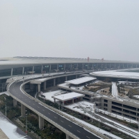 冰雪袭扰郑州机场整体运行平稳 今日计划进出港航班133架次