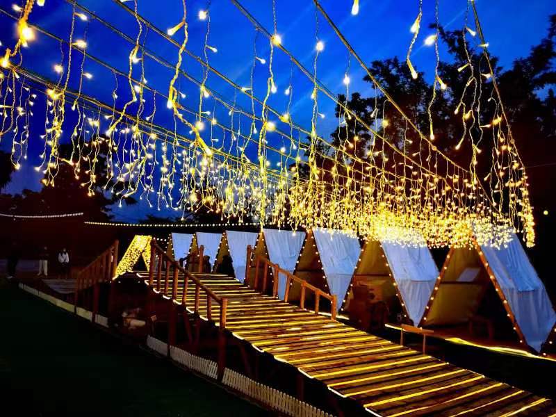 在星光帐篷里享受古城墙脚下的微休闲