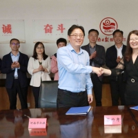 河南手机报有限公司与河南开放大学今日签订