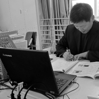 那年那日丨郑州民警制止碰瓷被捅伤，路过老师紧急救人