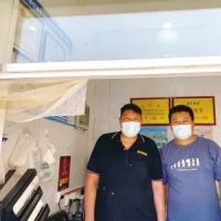 那年那日丨歹徒当街持斧砍人，2名退伍军人冲出挡住与其搏斗