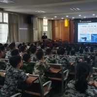 国防教育进校园 点亮学子爱国心——信阳市国动办开展国防教育进校园活动