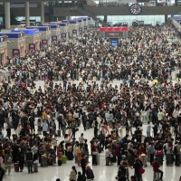 你是今天的1/85万吗？假期首日郑州铁路流量达高峰