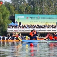 河南省第十一届中华轩辕龙舟大赛收官，总决赛逐浪滑县