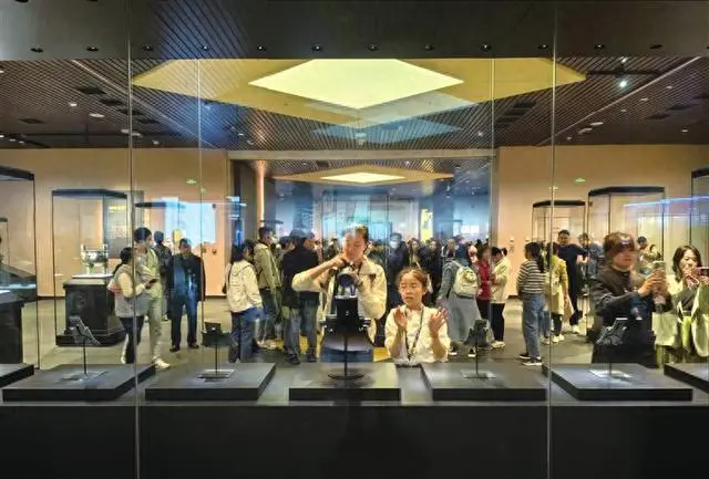 殷墟博物馆、郑州美术馆相继取消个人预约 看展“不约而至” 会成为常态吗