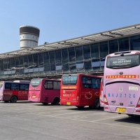 国庆长假三股客流叠加 这些线路车票紧张