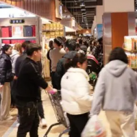 手机报·早报丨出门做好防寒工作 周末天气又晴又冷；漯河公布春节期间烟花爆竹燃放时间