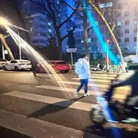 手机报·晚报丨推行外卖快递专用号牌，能管住“小电电”吗？中国的人均预期寿命达到78.6岁