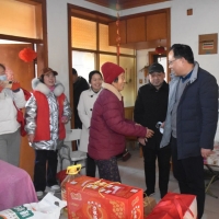 金耀街道领导走访慰问困难群众  送去温暖与关怀