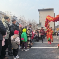 品尝特色美食 欣赏民俗和“非遗”文化—— “新春寻味顺河坊 舌尖邂逅中国年”文化活动开幕