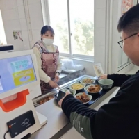 手机报·早报丨河南发布暴雪蓝色预警；母子看电影强行占座，致300多人退票
