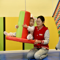 手机报·晚报丨“婚育支持”举措让青年敢生愿生；蜜雪集团市值突破1300亿港元，超越星巴克