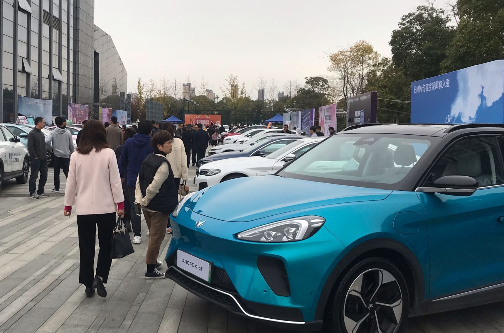 汽车222.jpg