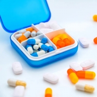 阿莫西林洗头能去屑止痒？省医专家紧急辟谣