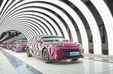 新能源汽车月度新车销量占比首超50%