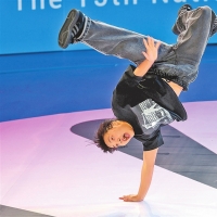 刘清漪卫冕霹雳舞女子组金牌