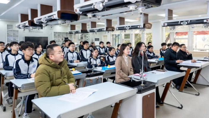 1765183438764.png 化学2.png