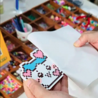 手机报·晚报丨“拼豆店”，怎么就“火出圈”？胖东来百货小程序将正式关闭