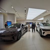 手机报·晚报丨多家车企密集降价促销，1月车市有望实现“开门红”；河南气温开启“过山车”模式