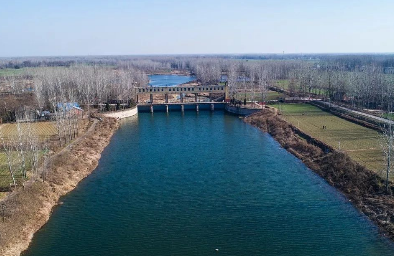 新春走基层丨一把把扫帚“扫”出的示范村