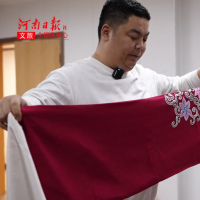新春走基层丨戏台背后的“衣护人”