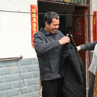 盲人二叔养出明亮的她（“凡”星闪耀）