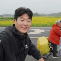 手机报·早报丨猪肉价格持续走低；山西一学校职工举报自己吃空饷，官方通报