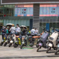 手机报·晚报丨多品牌电动两轮车下月涨价 预计涨两三百元；两部门规范殡葬领域明码标价