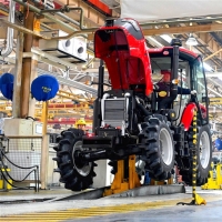 中国一拖海外年销量首超万台 从单纯产品出口转向“全体系出海”