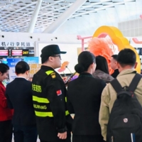 手机报·早报丨“爱奇艺AI艺人库”冲上热搜 踩了哪条红线？合肥警方通报“民宿内多个针孔摄像头”