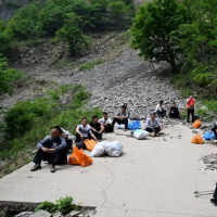 手机报·晚报丨徒步热背后，山野垃圾谁来管？浏阳烟花厂爆炸事故29名伤员已出院