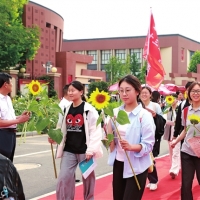 手机报·早报丨2026高考作文“上新” 折射哪些新趋势？国道247线九寨沟县境内发生一起车祸致6人死亡